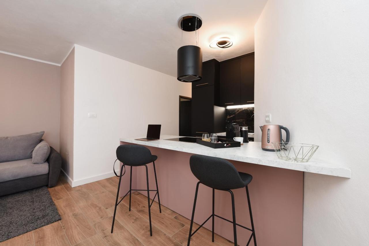 Malako Family Apartments Селине Екстериор снимка