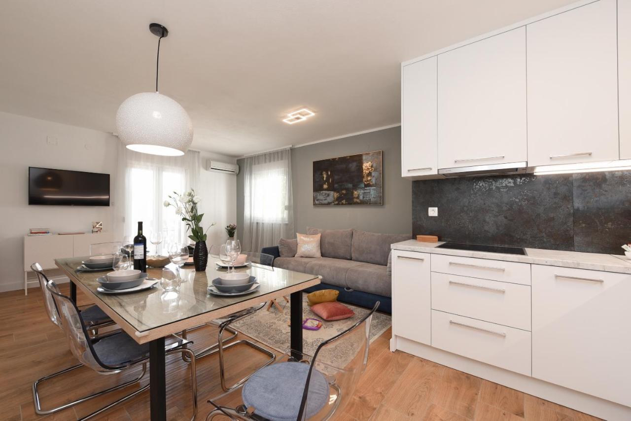 Malako Family Apartments Селине Екстериор снимка