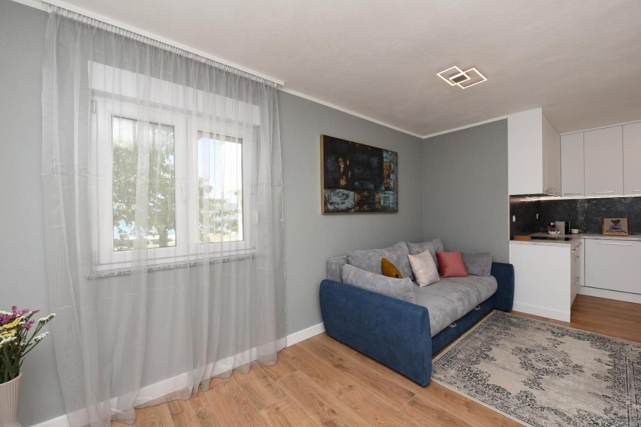 Malako Family Apartments Селине Екстериор снимка