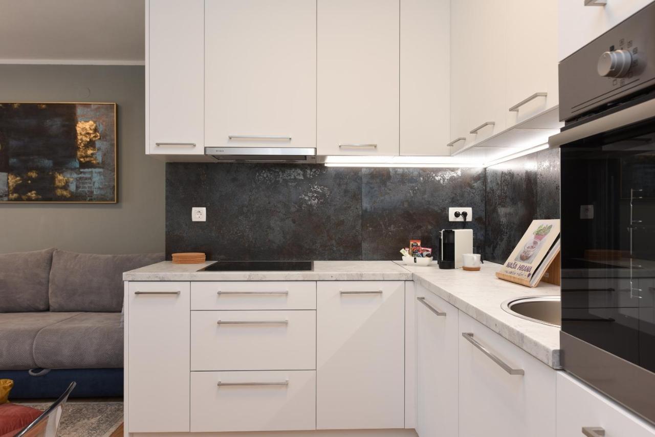 Malako Family Apartments Селине Екстериор снимка