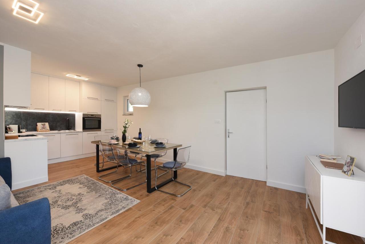 Malako Family Apartments Селине Екстериор снимка