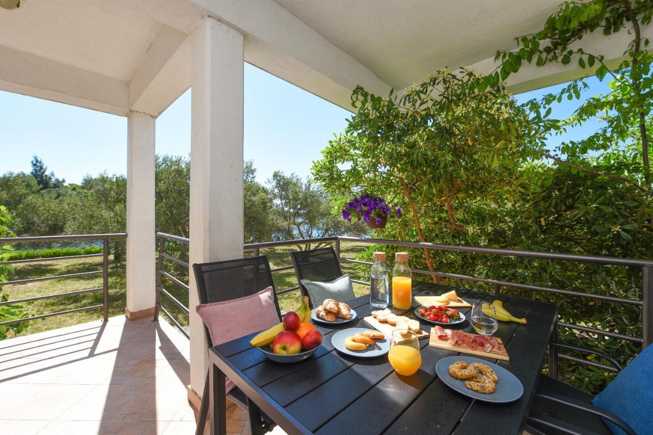 Malako Family Apartments Селине Екстериор снимка