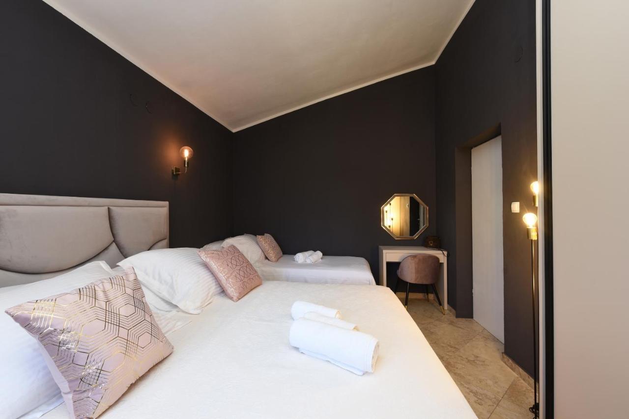 Malako Family Apartments Селине Екстериор снимка