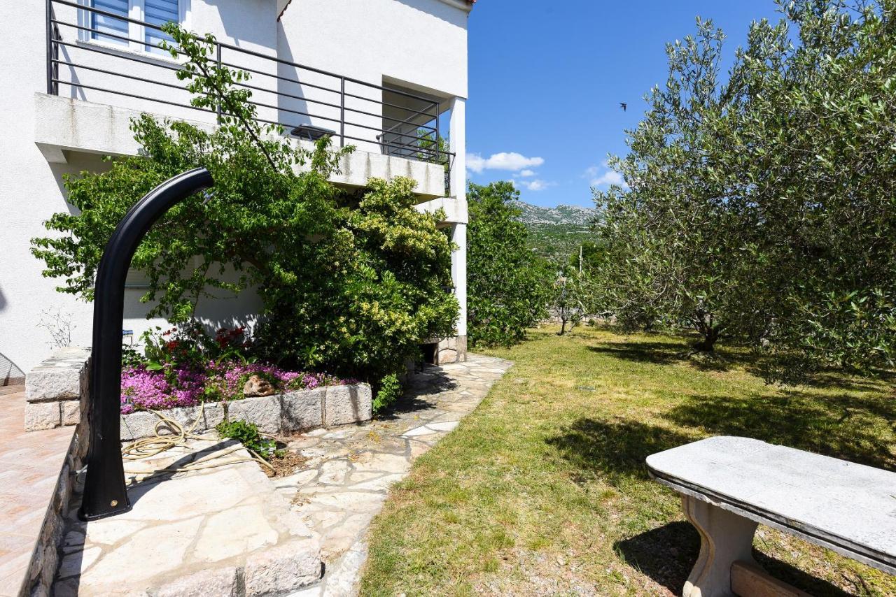 Malako Family Apartments Селине Екстериор снимка