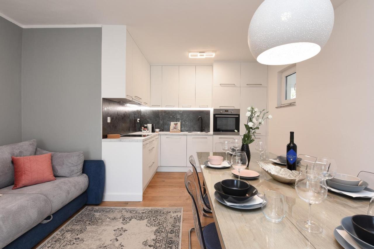 Malako Family Apartments Селине Екстериор снимка