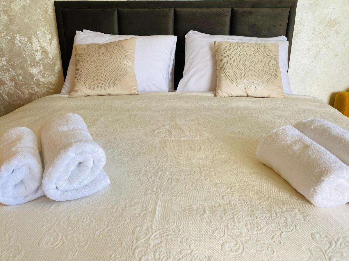 Malako Family Apartments Селине Екстериор снимка